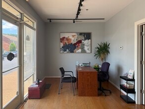 5722 Hickory Plaza Dr, Nashville, TN for lease Interior Photo- Image 2 of 5