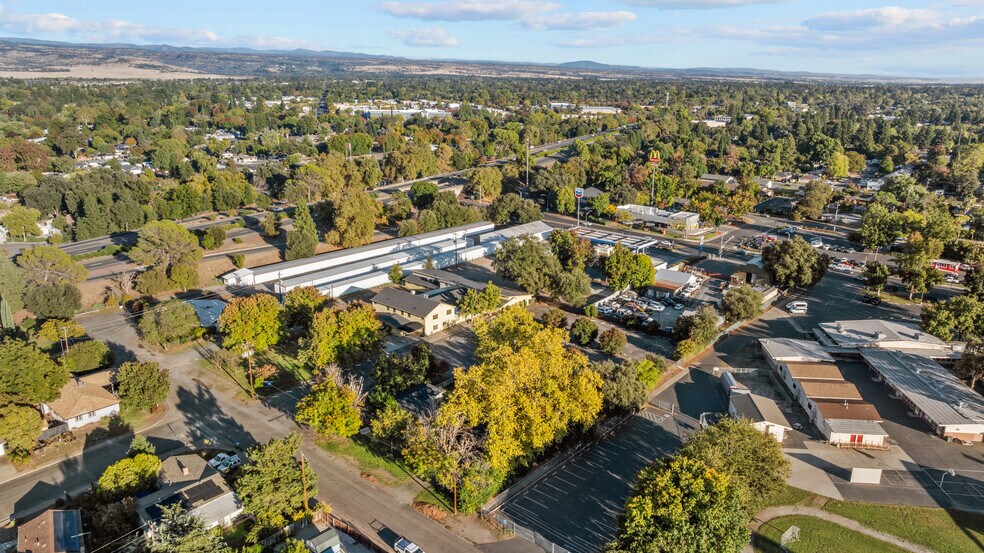 355 Panama Ave, Chico, CA à vendre - Photo du bâtiment - Image 2 de 57