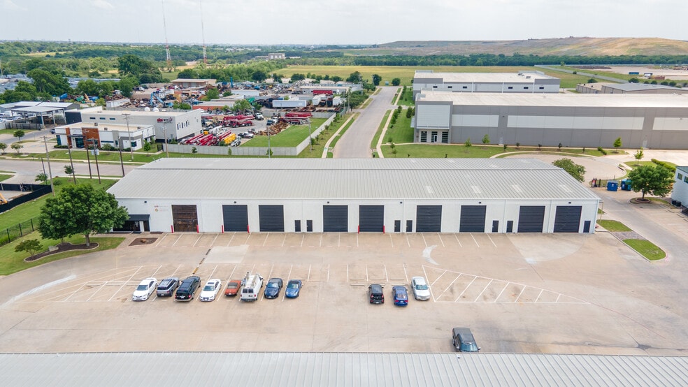 1590 E State Highway 121, Lewisville, TX for lease - Building Photo - Image 2 of 20