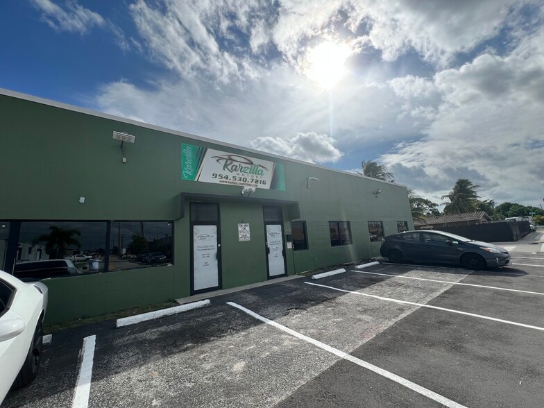 4020 NE 6th Ave, Oakland Park, FL à louer - Photo du bâtiment - Image 2 de 9