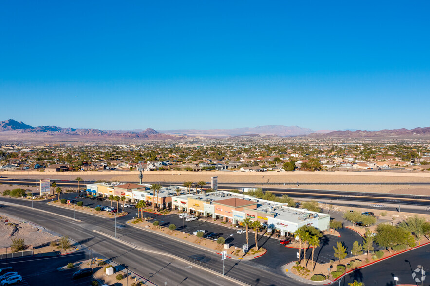 72 W Horizon Ridge Pkwy, Henderson, NV à vendre - Photo du bâtiment - Image 3 de 14