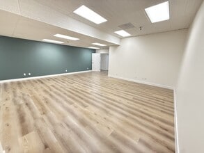 2183 Fairview Rd, Costa Mesa, CA à louer Photo intérieure- Image 2 de 5