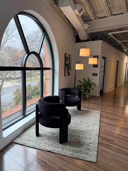 950 N Washington St, Alexandria, VA à louer - Photo du bâtiment - Image 3 de 14