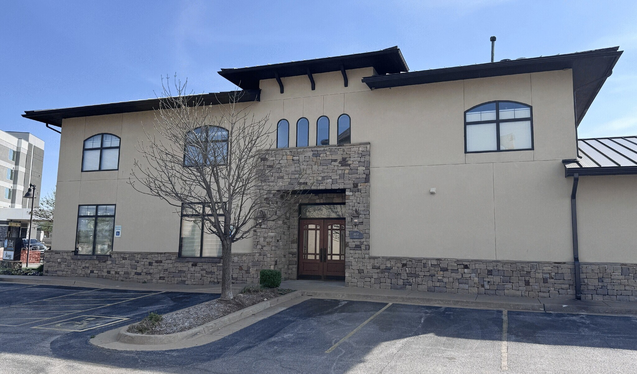 8010 S 101st Ave E, Tulsa, OK à louer Photo du bâtiment- Image 1 de 6