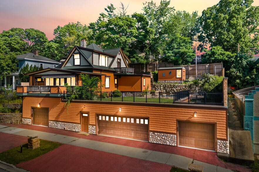 128 E Pine St, Cadillac, MI à vendre - Aérien - Image 3 de 28