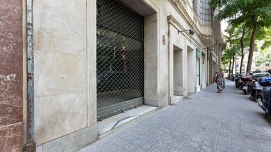 Retail in Barcelona, Barcelona for lease Interior Photo- Image 1 of 19