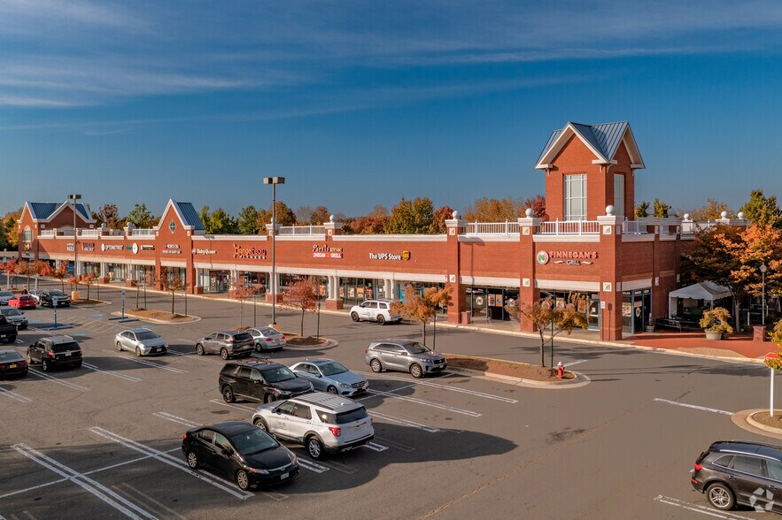 44110 Ashburn Village Shopping Plz, Ashburn, VA à louer - Photo du bâtiment - Image 3 de 4