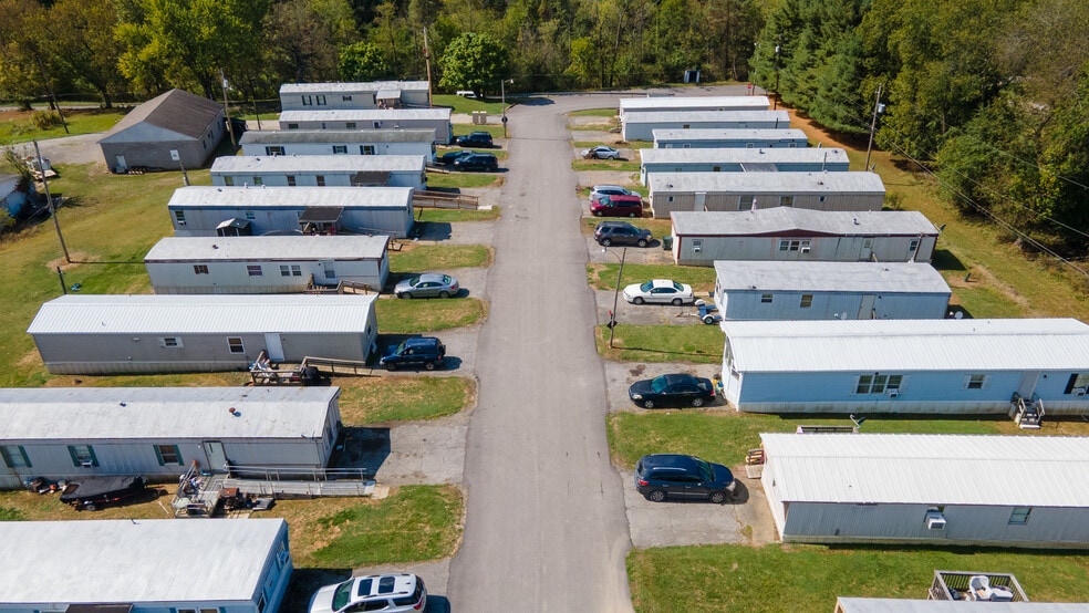 Cadiz Mobile Home Park, Duplex, Quadplex portfolio of 3 properties for sale on LoopNet.ca - Building Photo - Image 2 of 51