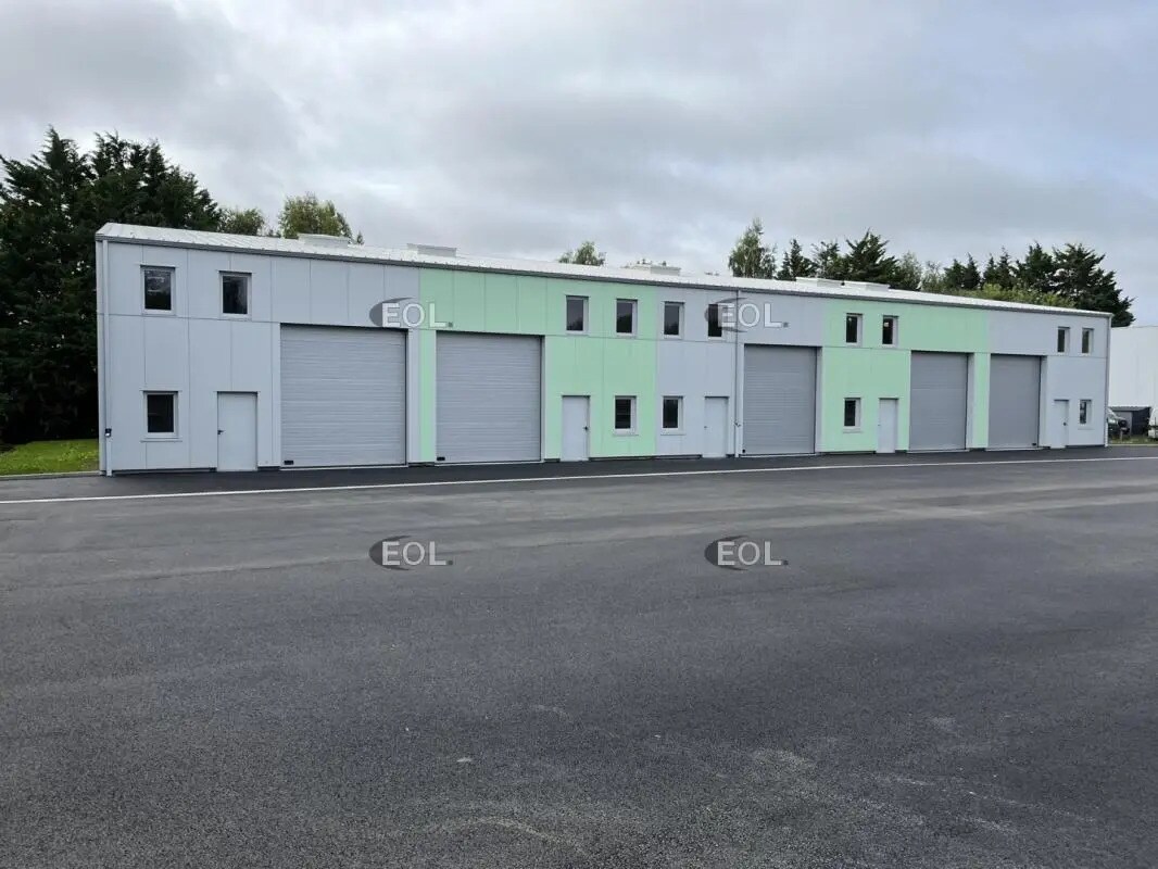 Flex in Novillers for lease Building Photo- Image 1 of 11