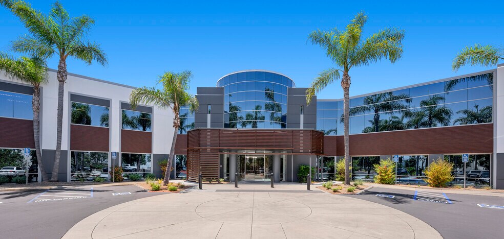 1808 Aston Ave, Carlsbad, CA à louer - Photo du bâtiment - Image 2 de 13