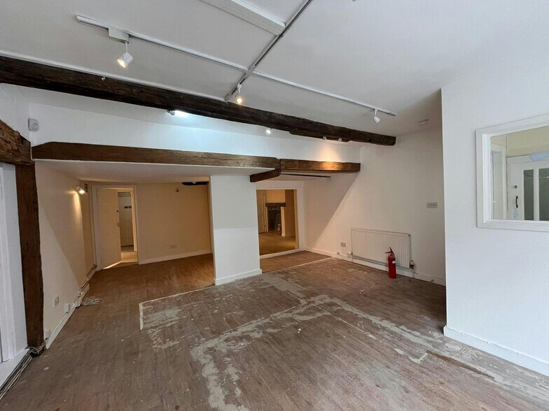 15 Temple St, Aylesbury à louer - Photo du bâtiment - Image 3 de 9