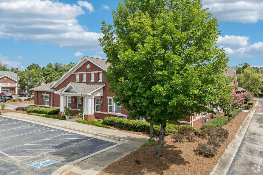 1553 Janmar Rd, Snellville, GA à louer - Photo du bâtiment - Image 1 de 23