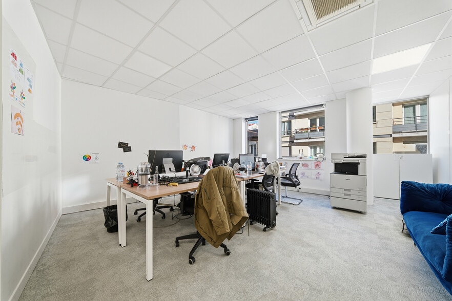 Office in Levallois-Perret for sale - Primary Photo - Image 1 of 7