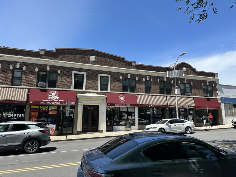 677 Main St, New Rochelle, NY for lease - Building Photo - Image 1 of 9