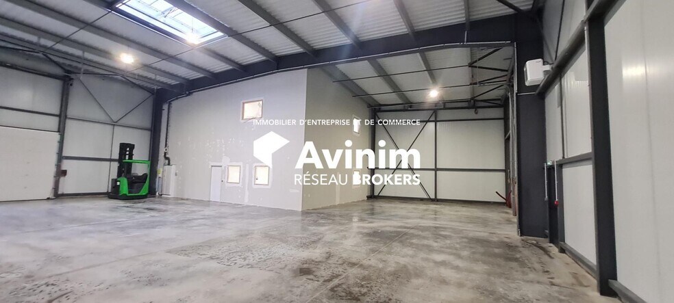 Flex in Montivilliers for lease - Interior Photo - Image 2 of 6