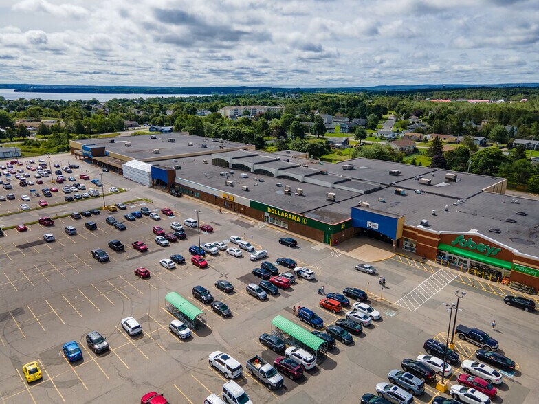 116 King St, Cape Breton, NS à louer - Photo du bâtiment - Image 3 de 11