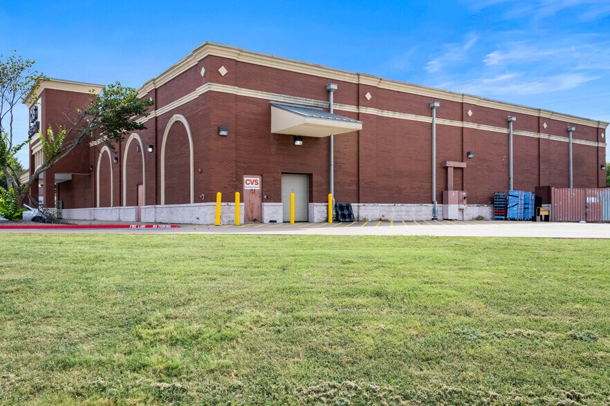 1305 W Belt Line Rd, DeSoto, TX à vendre - Photo du bâtiment - Image 3 de 7