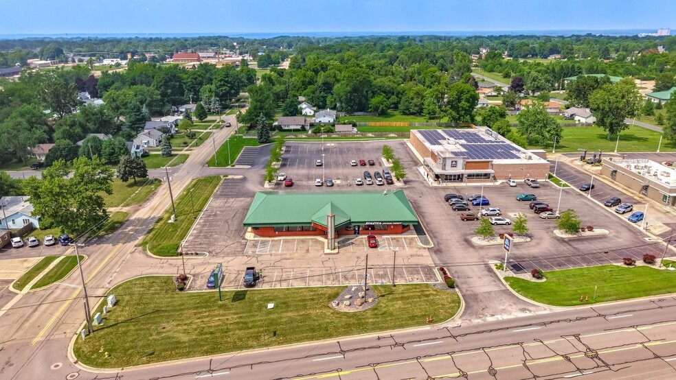 890 W Columbia Ave, Battle Creek, MI for lease - Aerial - Image 2 of 2
