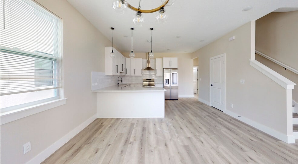 1919 30th Ave N, Saint Petersburg, FL for sale - Building Photo - Image 3 of 18