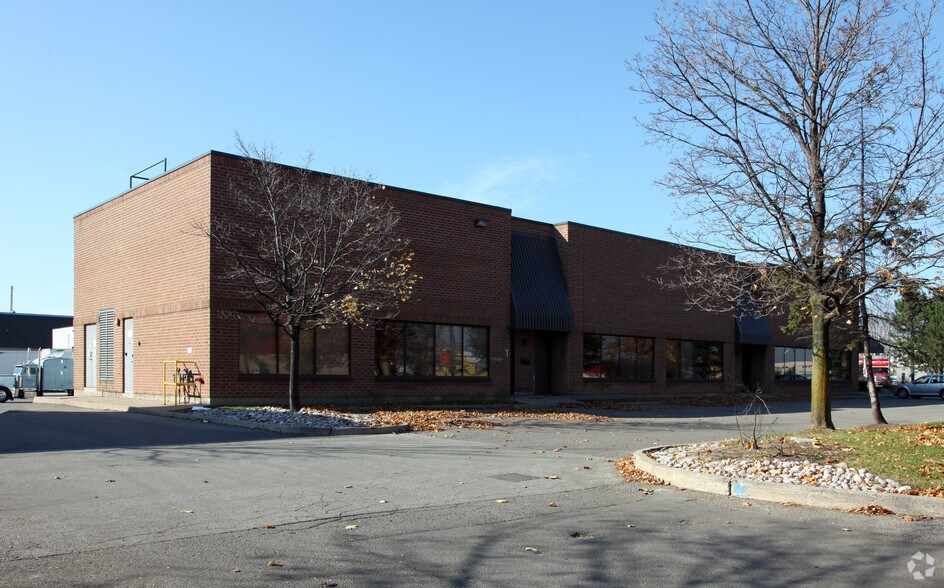 294 Walker Dr, Brampton, ON à louer - Photo du bâtiment - Image 2 de 2