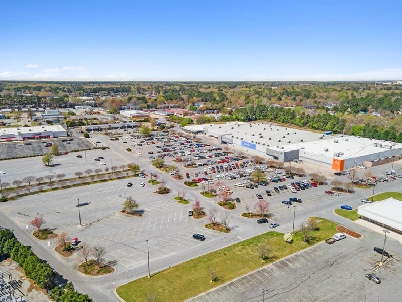 240 Greenville Blvd SE, Greenville, NC for lease - Building Photo - Image 1 of 7