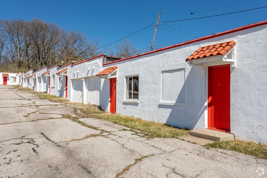 5250 State Ave, Kansas City, KS for sale - Building Photo - Image 3 of 4