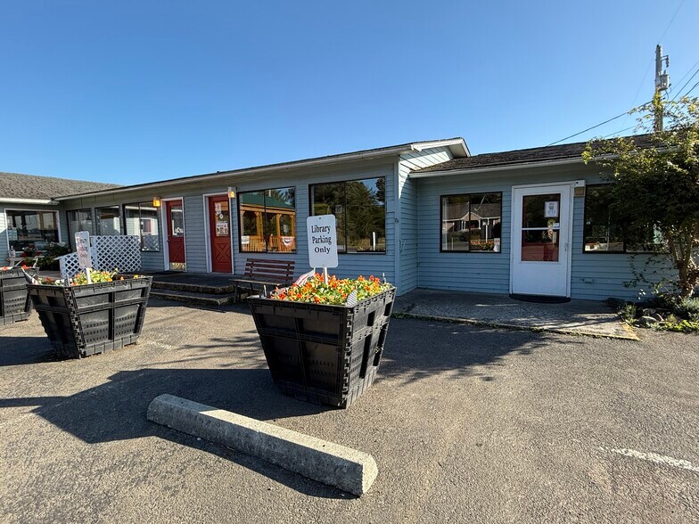 1910 Bay Ave, Ocean Park, WA à vendre - Photo du bâtiment - Image 2 de 14