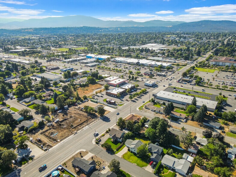 112 N Evergreen Rd, Spokane, WA à vendre - Photo du bâtiment - Image 2 de 3