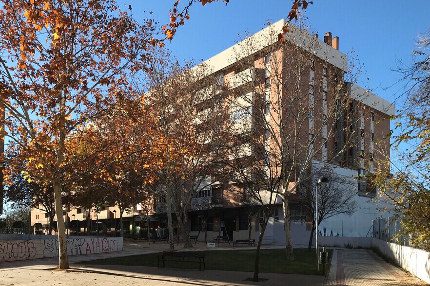 Calle de los Hermanos Fernández Galiano, 11, Guadalajara, Guadalajara à vendre - Photo du bâtiment - Image 3 de 3