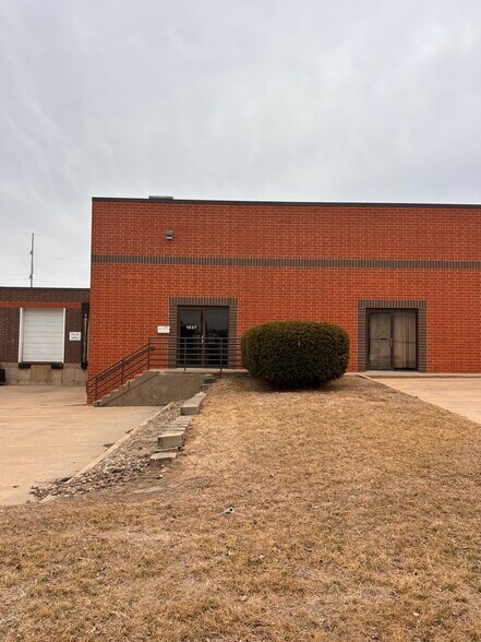 1537 Vermont St, Des Moines, IA à louer - Photo du bâtiment - Image 3 de 7