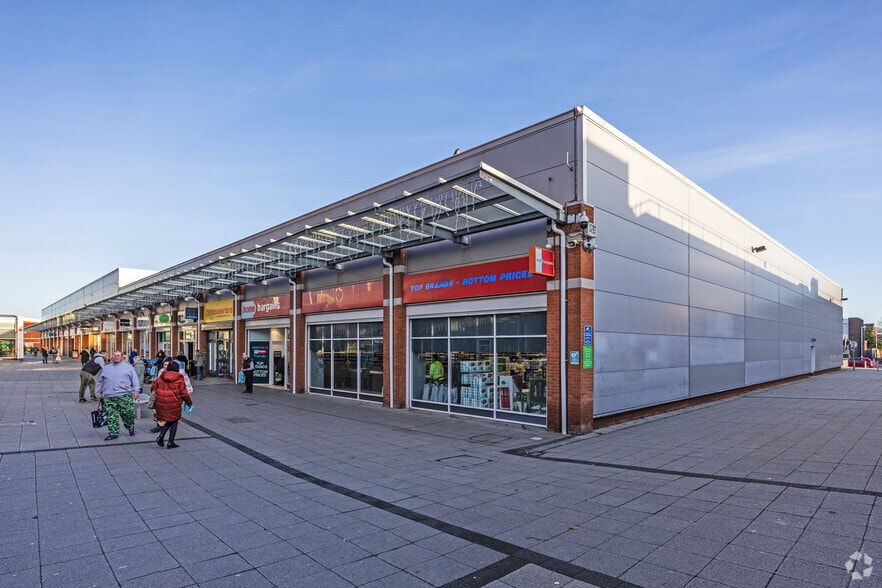 1-12 Pavilion Shopping Centre, Thornaby for lease - Primary Photo - Image 1 of 10