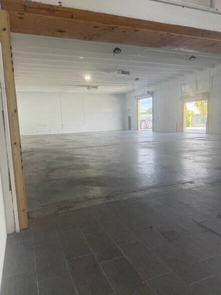 5700 Georgia Ave, West Palm Beach, FL à louer - Photo du bâtiment - Image 2 de 10