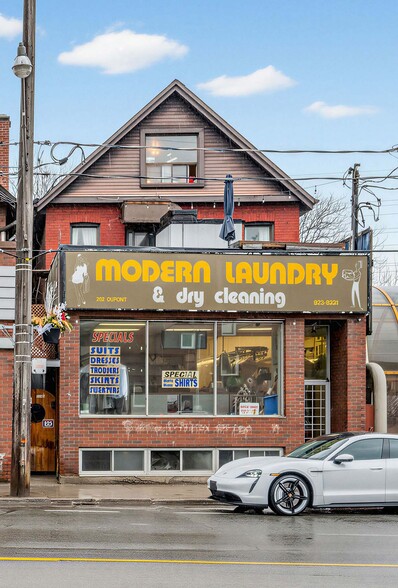 282 Dupont St, Toronto, ON à vendre - Photo du bâtiment - Image 3 de 5
