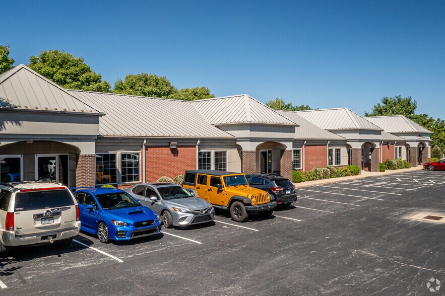 5500 Pinnacle Point Dr, Rogers, AR à louer - Photo du bâtiment - Image 3 de 5