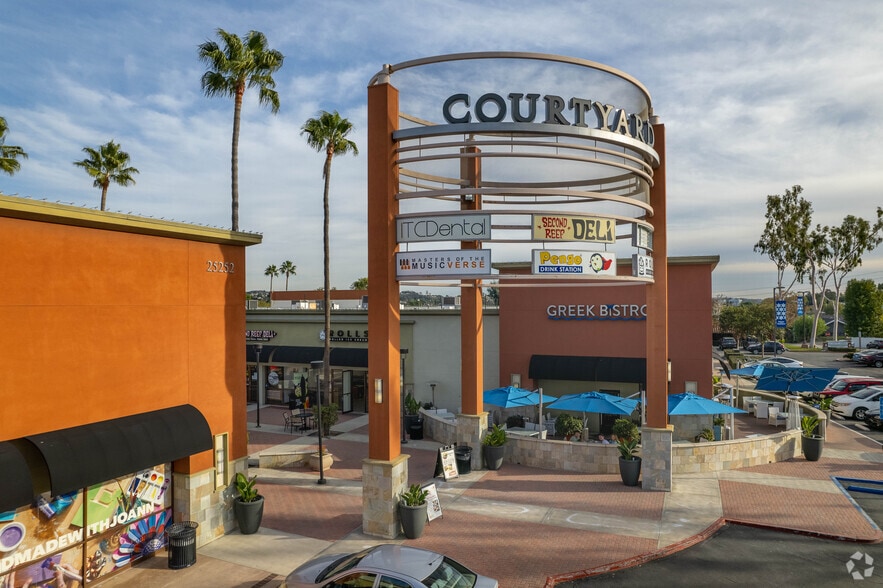 25232-25334 Mcintyre St, Laguna Hills, CA à louer - Photo du bâtiment - Image 1 de 23