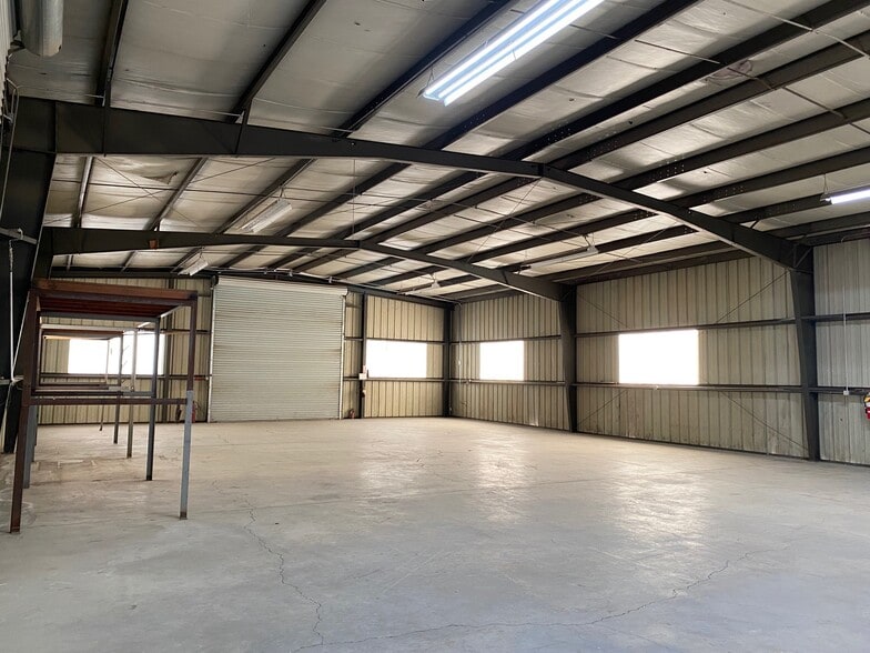 2467 E Mariposa Rd, Stockton, CA for lease - Interior Photo - Image 3 of 5