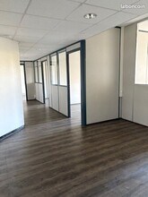 Office in Lyon for lease Interior Photo- Image 2 of 5
