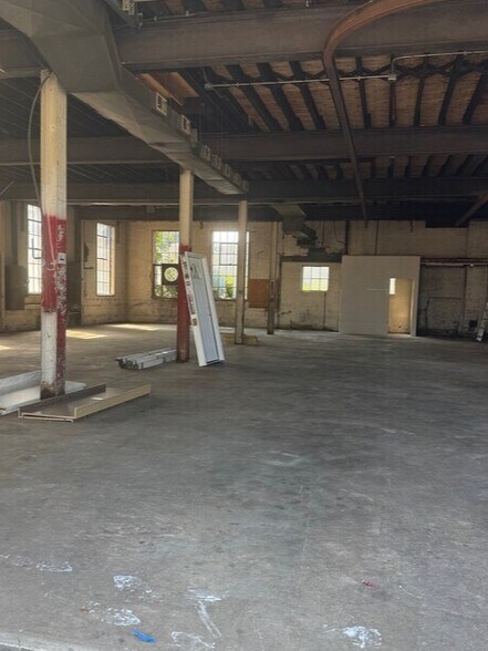 8 Van Tassell Ct, Norwalk, CT à louer - Photo du bâtiment - Image 2 de 3