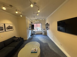 533 E Hopkins Ave, Aspen, CO à louer Photo intérieure- Image 2 de 10