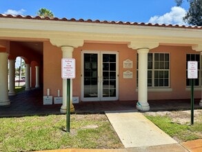3515 SE Willoughby Blvd, Stuart, FL for lease Interior Photo- Image 1 of 7