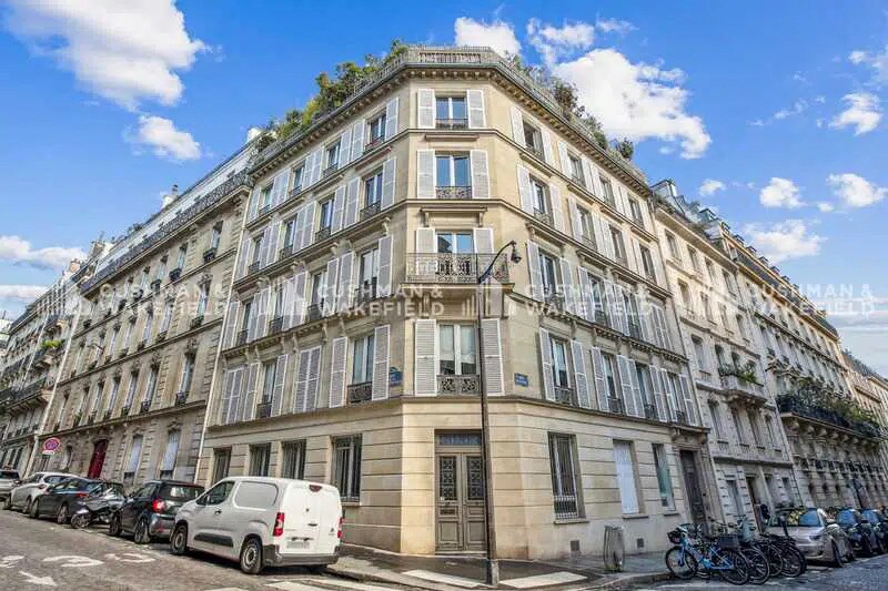 28 Rue D'Aumale, Paris à louer - Photo du bâtiment - Image 2 de 3