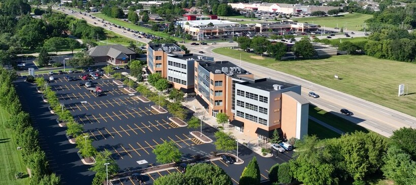 2990 N Perryville Rd, Rockford, IL à louer - Photo du bâtiment - Image 1 de 9