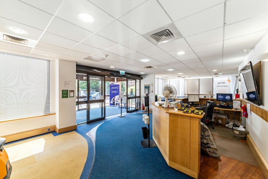 Pyramid Close, Northampton à vendre - Photo du bâtiment - Image 2 de 9