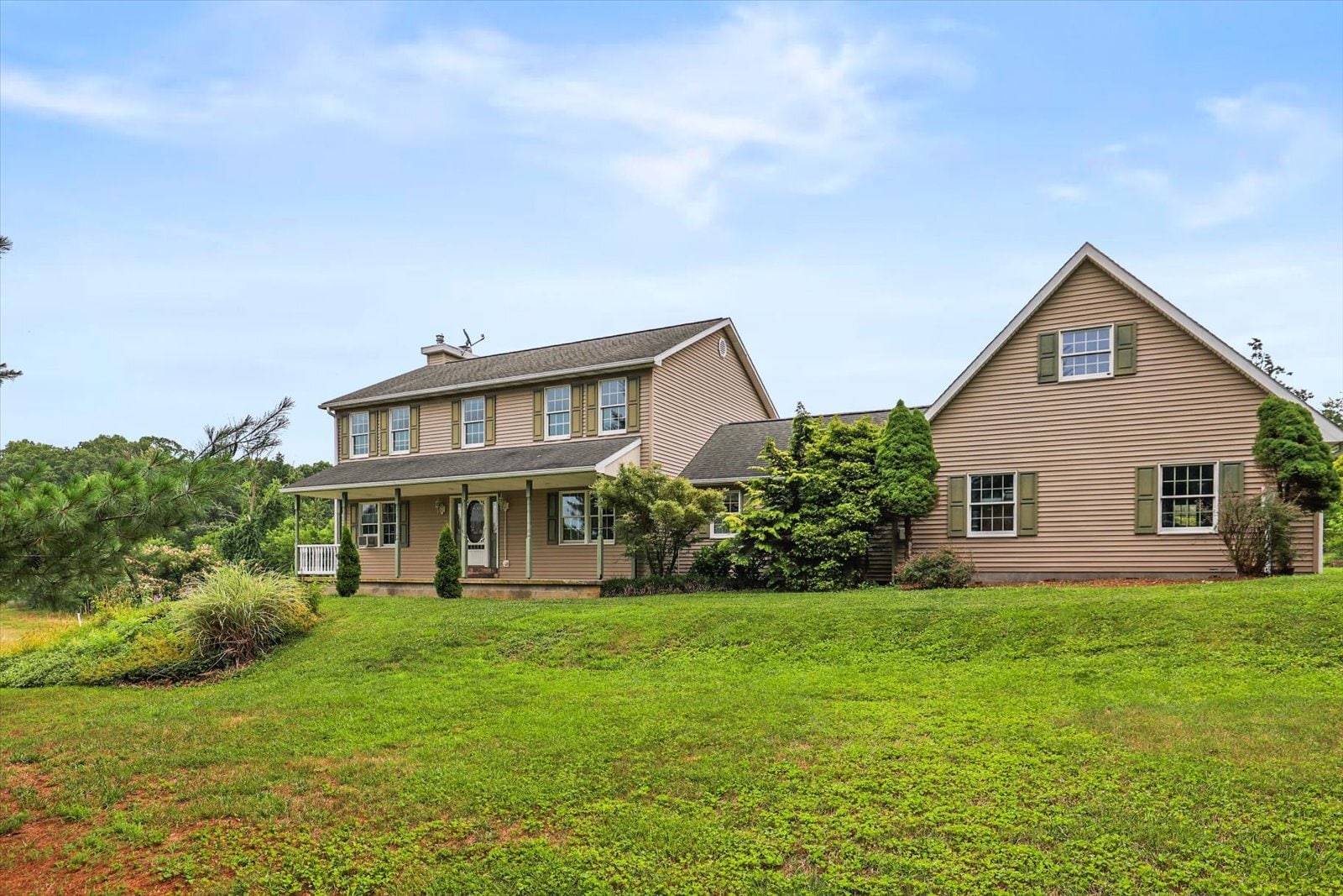 333 Newcomer Rd, Windsor, PA for sale Primary Photo- Image 1 of 106
