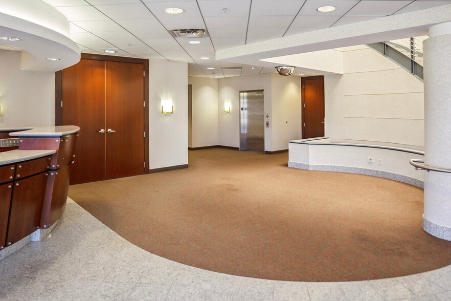 6005 Fair Lakes Rd, East Syracuse, NY for sale - Building Photo - Image 3 of 8