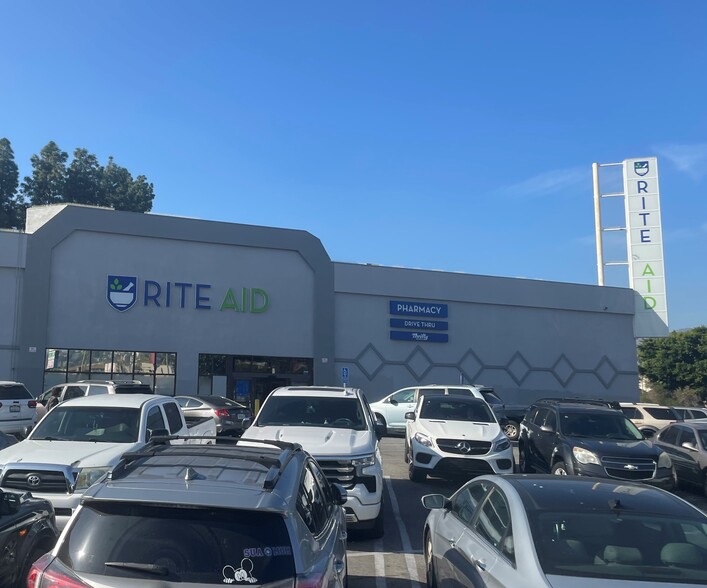 1533-1625 N Vermont Ave, Los Angeles, CA for lease - Building Photo - Image 2 of 7