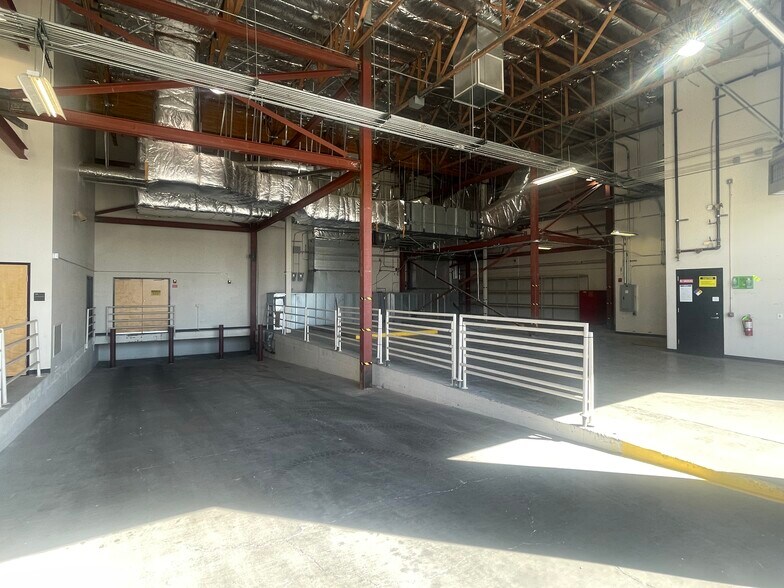 871 Grier Dr, Las Vegas, NV à louer - Photo intérieure - Image 2 de 19