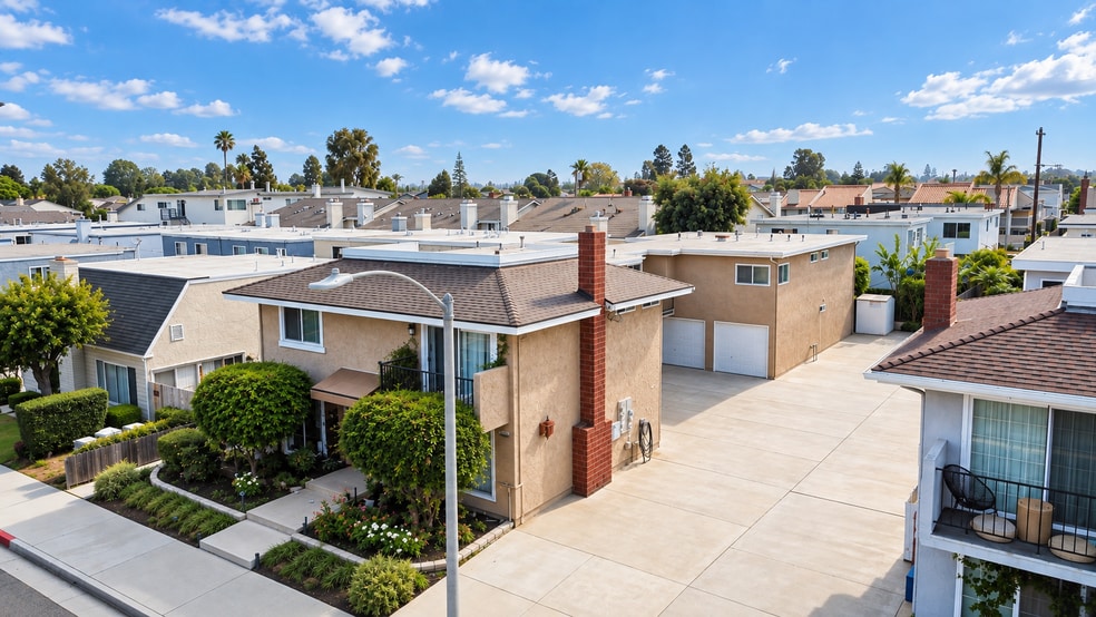 16672 Algonquin St, Huntington Beach, CA for sale - Building Photo - Image 2 of 8
