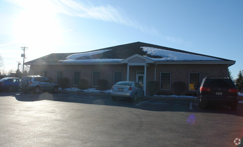 30 Corporate Dr, Clifton Park, NY à vendre - Photo du bâtiment - Image 2 de 2