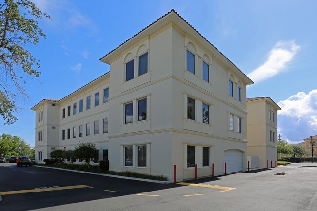 Plus de détails pour 2750 NE 185th St, Aventura, FL - Bureau à louer